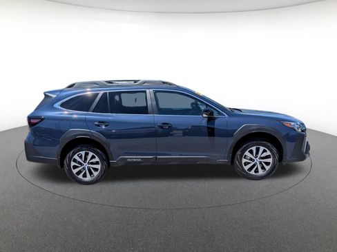 Used 2025 Subaru Outback Premium AWD/4WD image 16