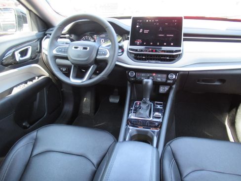 Used 2026 Jeep Compass Limited AWD/4WD image 13