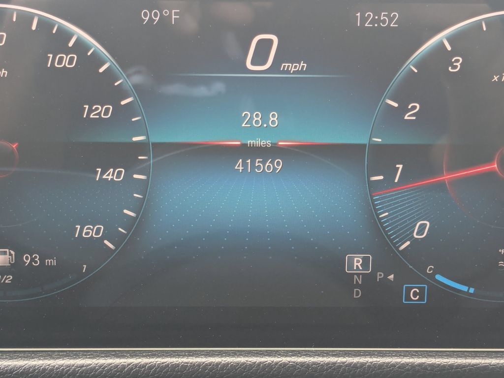 Used 2022 Mercedes-Benz GLB 250 4MATIC w/ Premium Package Lite image 14
