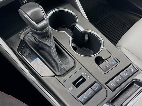 Certified 2022 Toyota Highlander XLE image 16