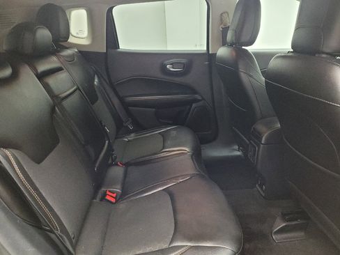 Used 2018 Jeep Compass Latitude w/ Popular Equipment Group FWD image 19
