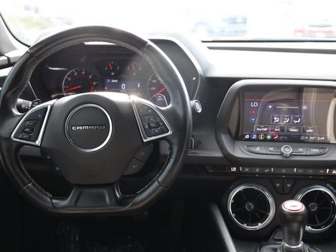 Used 2022 Chevrolet Camaro LT w/ Technology Package image 21