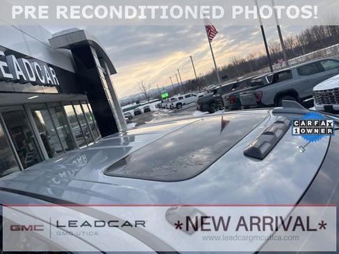 Used 2024 GMC Sierra 2500 AT4 w/ AT4 Premium Plus Package image 11