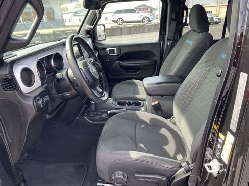 Used 2021 Jeep Wrangler Unlimited Islander image 4