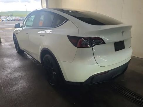 Used 2023 Tesla Model Y Long Range image 1