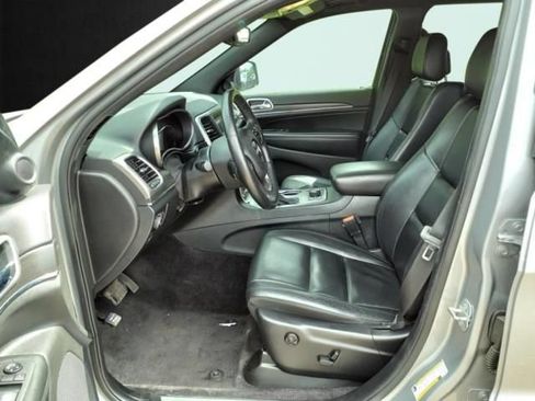 Used 2018 Jeep Grand Cherokee Limited AWD/4WD image 5