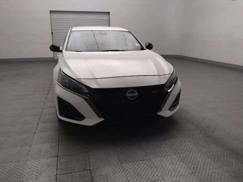 Used 2023 Nissan Altima 2.5 SR FWD image 14