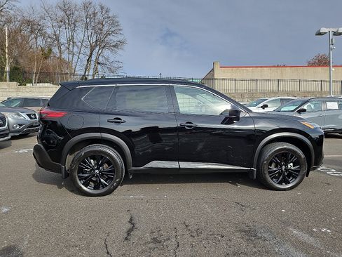 Certified 2023 Nissan Rogue SV w/ SV Premium B Package image 7