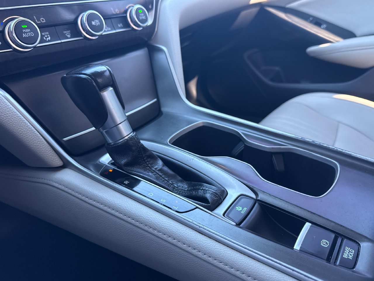 Used 2018 Honda Accord EX-L image 22