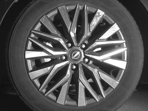 Used 2025 Nissan Altima 2.5 SV FWD image 12