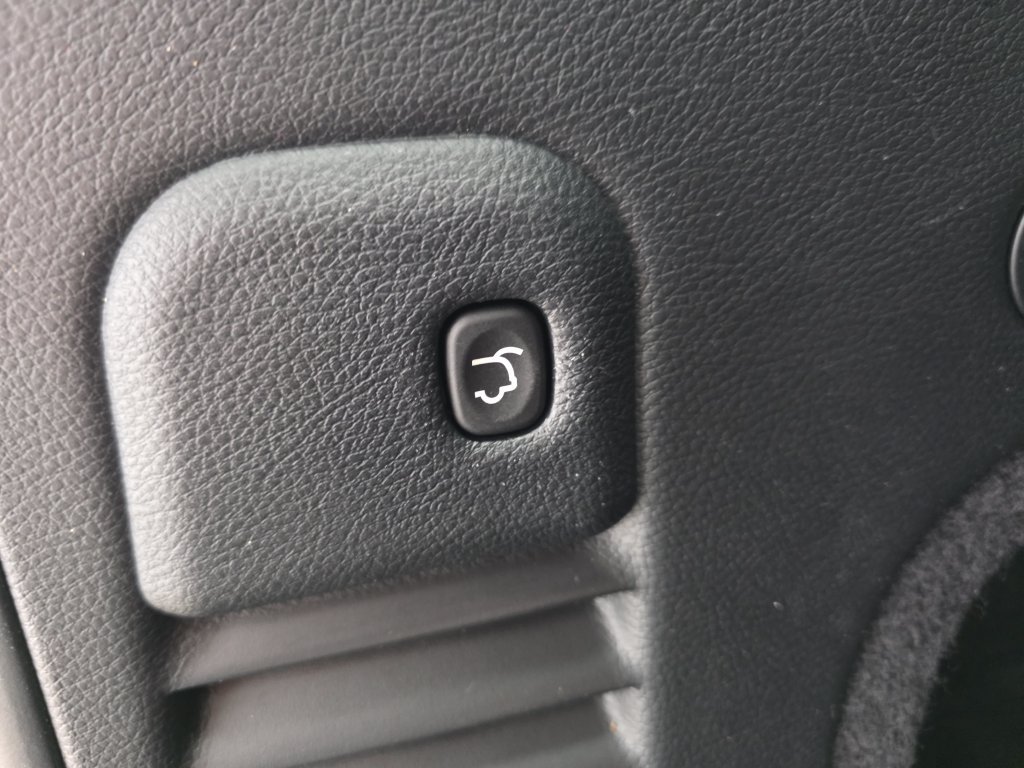 Used 2020 Jeep Grand Cherokee Limited AWD/4WD image 36