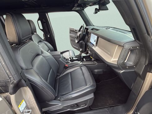 Certified 2025 Ford Bronco Outer Banks AWD/4WD image 41