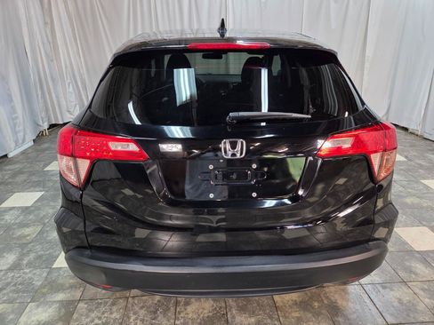 Used 2018 Honda HR-V EX image 4
