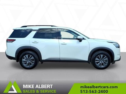 Used 2023 Nissan Pathfinder SV AWD/4WD image 8