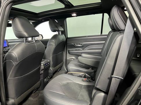 Used 2024 Toyota Grand Highlander AWD Hybrid image 26