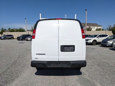 Used 2019 Chevrolet Express 2500 RWD image 7