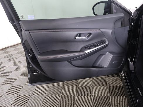 Used 2022 Nissan Sentra SR w/ SR Premium Package image 24