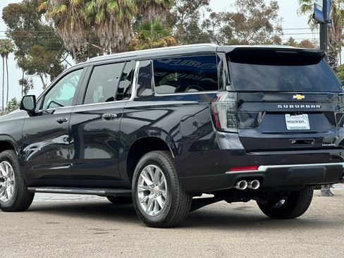 New 2025 Chevrolet Suburban Premier image 6