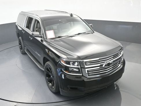 Used 2020 Chevrolet Suburban LT image 57