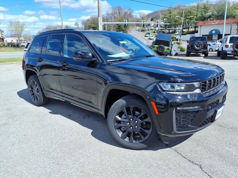 New 2026 Jeep Grand Cherokee Limited Reserve image 2