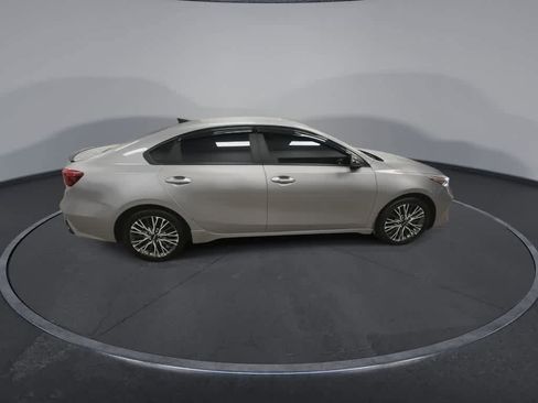 Used 2023 Kia Forte GT-Line w/ GT-Line Technology Package FWD image 9