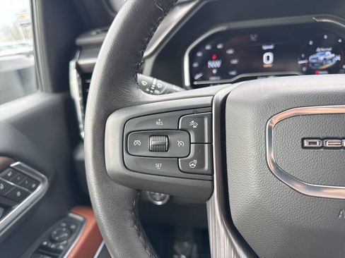 Used 2025 GMC Sierra 2500 Denali Ultimate image 17