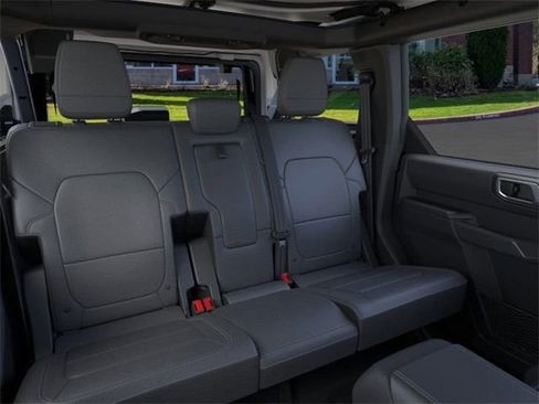 New 2025 Ford Bronco Badlands image 11