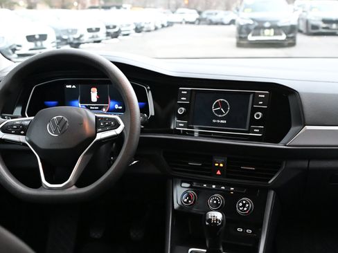 Used 2022 Volkswagen Jetta S image 33