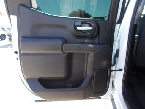 Used 2022 Chevrolet Silverado 1500 Custom image 10