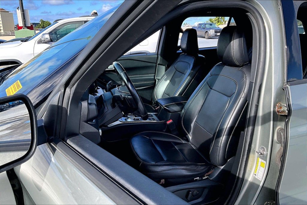 Used 2020 Ford Explorer XLT w/ Equipment Group 202A RWD image 27