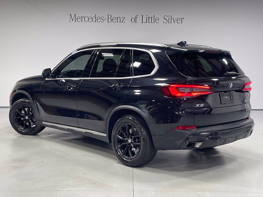 Used 2021 BMW X5 xDrive40i w/ Premium Package AWD/4WD image 3