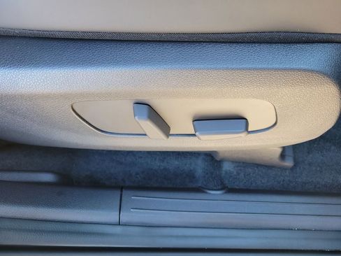 New 2026 Kia Carnival SX image 9