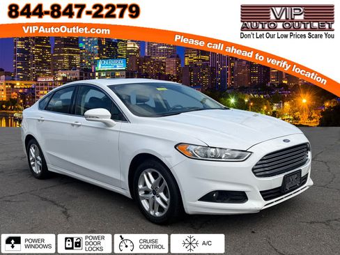 Used 2014 Ford Fusion SE w/ Equipment Group 202A FWD image 1