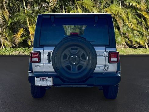 Used 2018 Jeep Wrangler Unlimited Sport AWD/4WD image 6