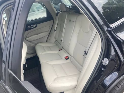 Used 2023 Volvo XC60 B5 Plus w/ Climate Package AWD/4WD image 18