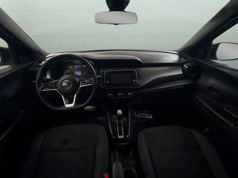 Used 2020 Nissan Kicks S FWD image 10