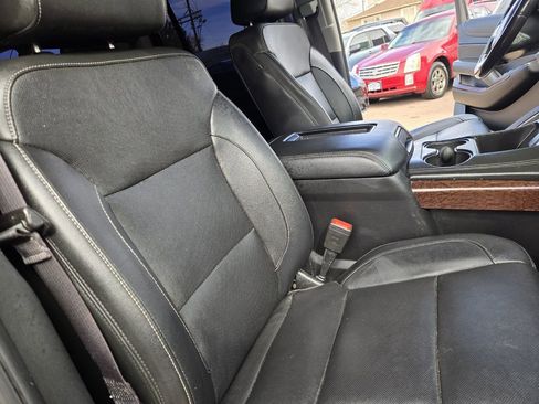 Used 2019 GMC Yukon XL SLT image 24