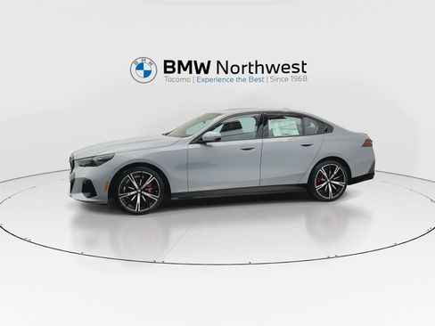 New 2026 BMW 530i xDrive w/ M Sport Package image 10