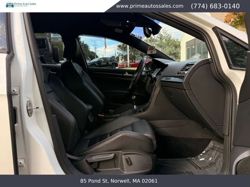 Used 2017 Volkswagen Golf 4-Door AWD/4WD image 26