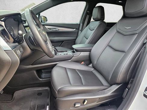Used 2023 Cadillac XT5 Luxury image 16