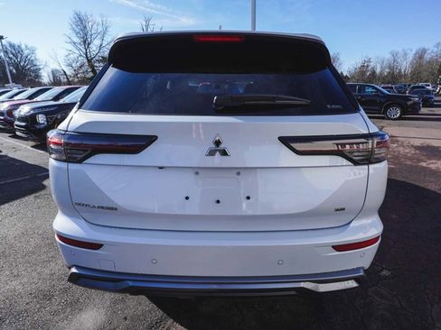 New 2026 Mitsubishi Outlander SE image 6