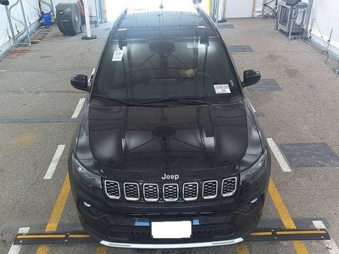 Used 2025 Jeep Compass Limited AWD/4WD image 2