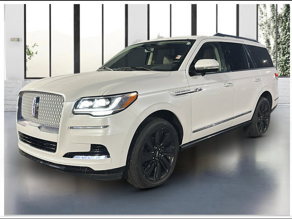 Used 2022 Lincoln Navigator Reserve AWD/4WD image 1