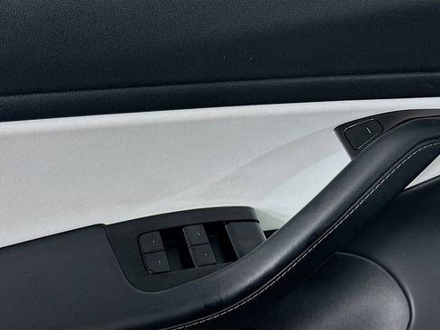 Used 2018 Tesla Model 3 Mid Range image 15