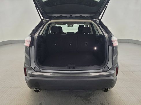 Used 2020 Ford Edge SE image 29