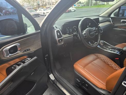 Used 2023 Kia Sorento SX Prestige image 4