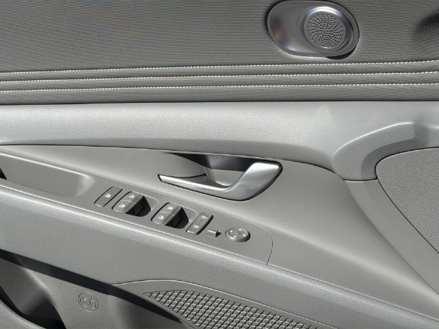 Used 2026 Hyundai Elantra Sport w/ Cargo Package FWD image 31
