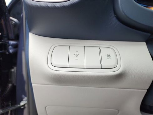 New 2025 Hyundai Venue Limited image 25