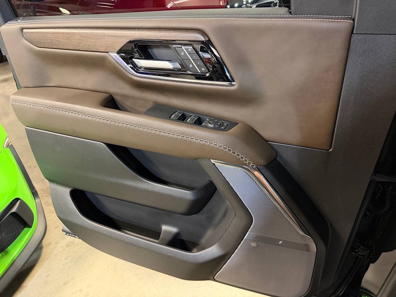 Used 2026 GMC Yukon Denali Ultimate w/ LPO, Floor Liner Package AWD/4WD image 43