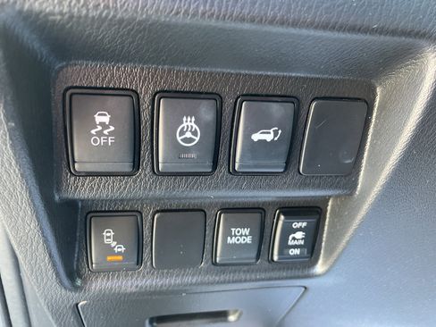 Used 2020 Nissan Pathfinder SL AWD/4WD image 14